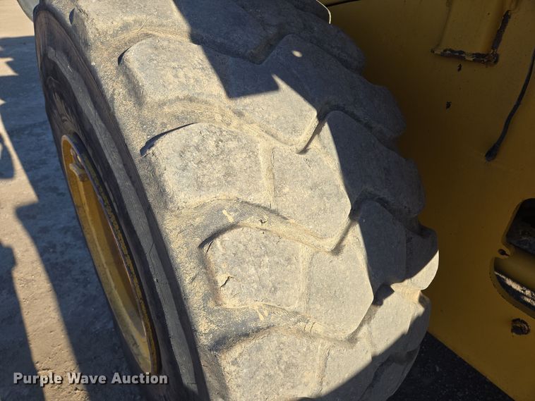 image for item EQ3652 2012 John Deere  644K wheel loader