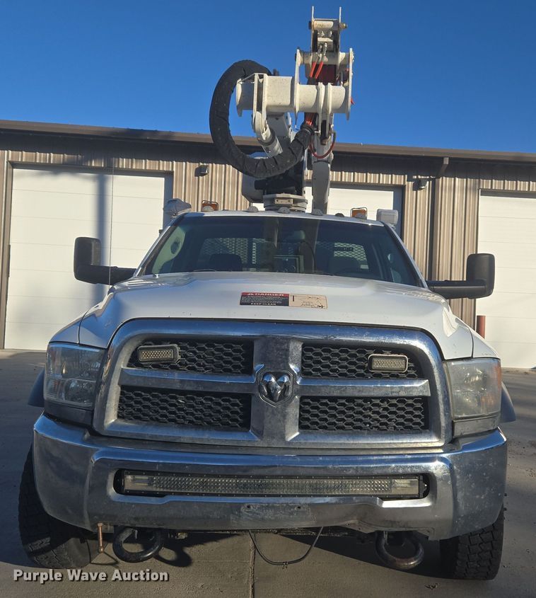 image for item ER5019 2014 Dodge Ram 5500HD bucket truck