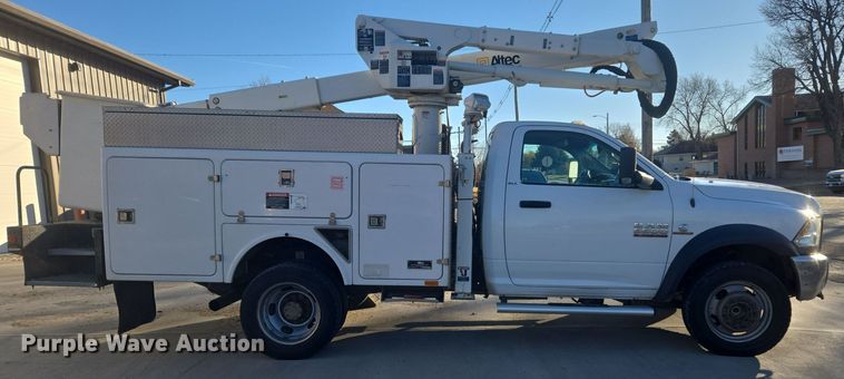 image for item ER5019 2014 Dodge Ram 5500HD bucket truck