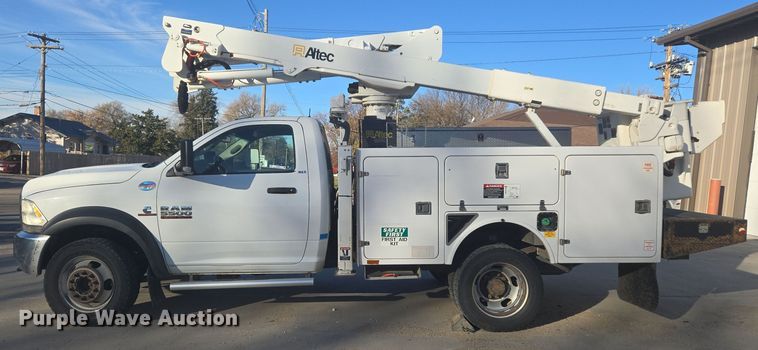 image for item ER5019 2014 Dodge Ram 5500HD bucket truck