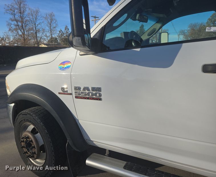 image for item ER5019 2014 Dodge Ram 5500HD bucket truck