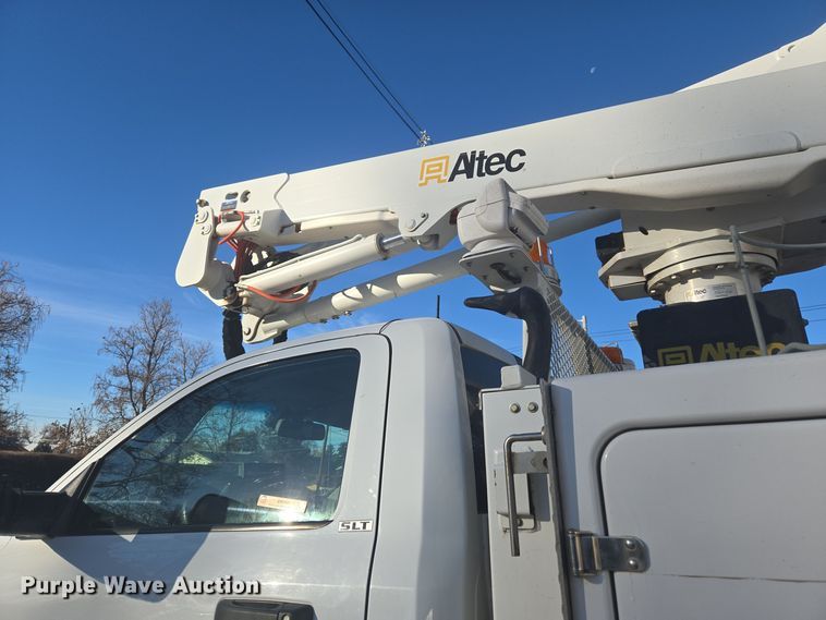 image for item ER5019 2014 Dodge Ram 5500HD bucket truck