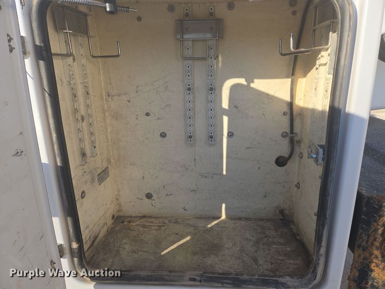 image for item ER5019 2014 Dodge Ram 5500HD bucket truck