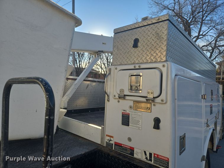 image for item ER5019 2014 Dodge Ram 5500HD bucket truck