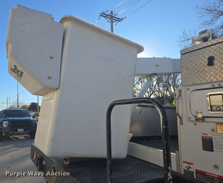 image for item ER5019 2014 Dodge Ram 5500HD bucket truck