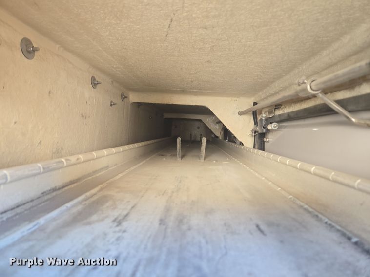 image for item ER5019 2014 Dodge Ram 5500HD bucket truck