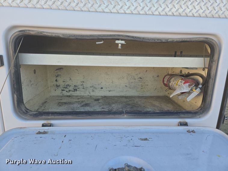 image for item ER5019 2014 Dodge Ram 5500HD bucket truck