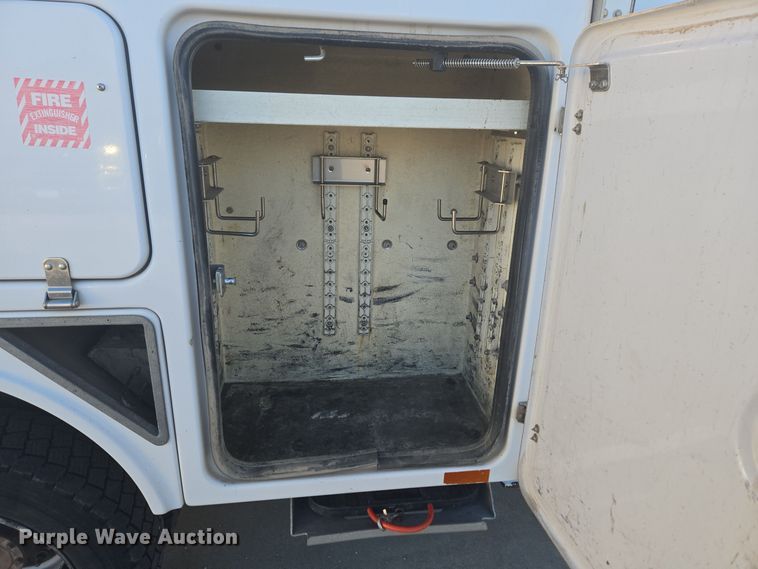 image for item ER5019 2014 Dodge Ram 5500HD bucket truck