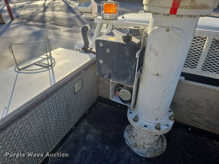 image for item ER5019 2014 Dodge Ram 5500HD bucket truck