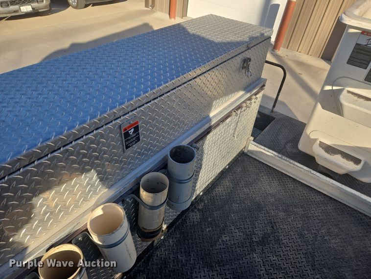 image for item ER5019 2014 Dodge Ram 5500HD bucket truck