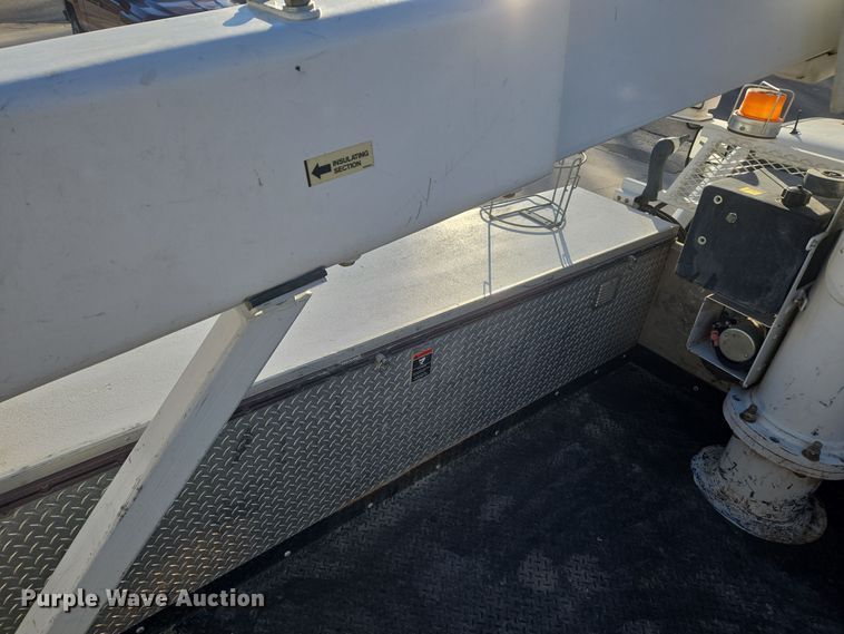 image for item ER5019 2014 Dodge Ram 5500HD bucket truck