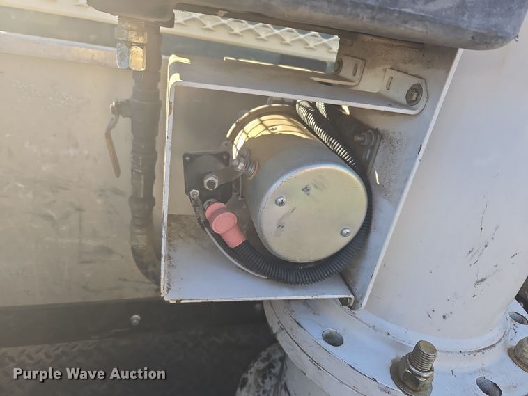 image for item ER5019 2014 Dodge Ram 5500HD bucket truck