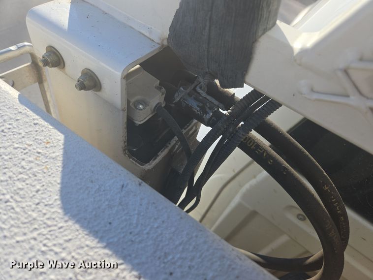 image for item ER5019 2014 Dodge Ram 5500HD bucket truck