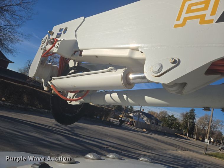 image for item ER5019 2014 Dodge Ram 5500HD bucket truck