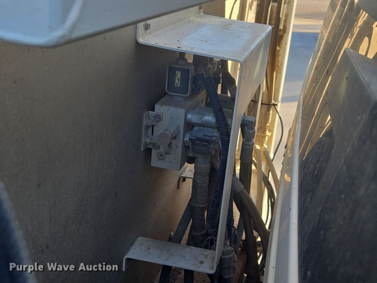 image for item ER5019 2014 Dodge Ram 5500HD bucket truck