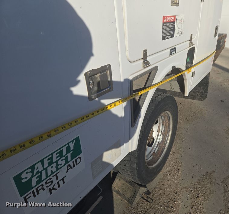 image for item ER5019 2014 Dodge Ram 5500HD bucket truck