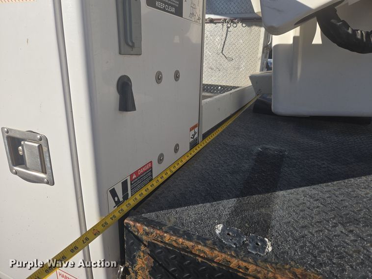 image for item ER5019 2014 Dodge Ram 5500HD bucket truck