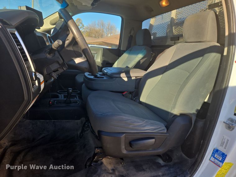 image for item ER5019 2014 Dodge Ram 5500HD bucket truck