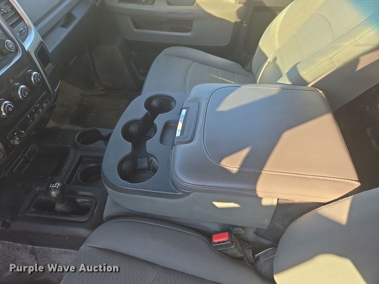 image for item ER5019 2014 Dodge Ram 5500HD bucket truck