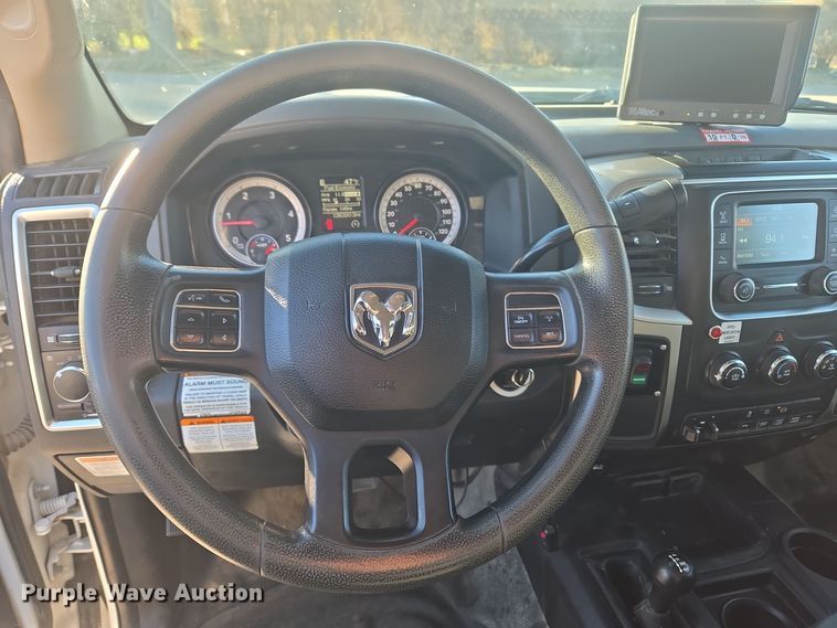 image for item ER5019 2014 Dodge Ram 5500HD bucket truck