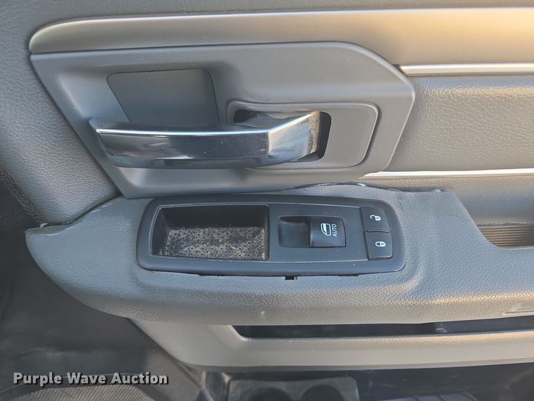 image for item ER5019 2014 Dodge Ram 5500HD bucket truck