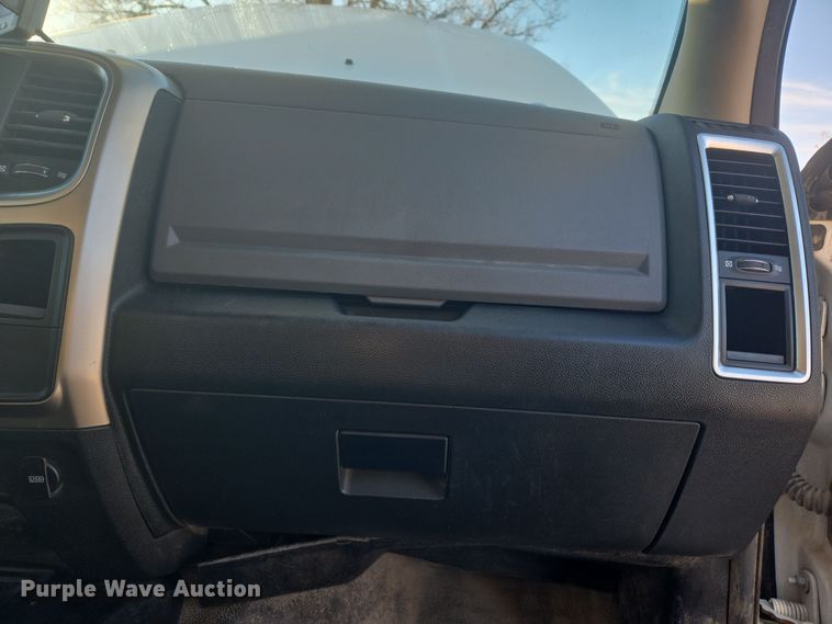 image for item ER5019 2014 Dodge Ram 5500HD bucket truck