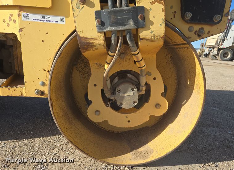 image for item ER5021 2006 Dynapac CC900 double drum vibratory roller