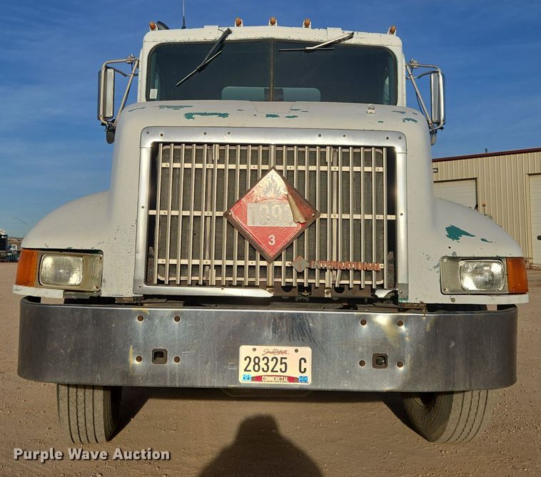 image for item ER5022 1991 International 9400 fuel / lube truck