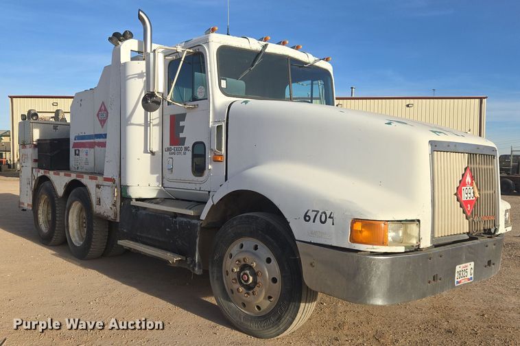 image for item ER5022 1991 International 9400 fuel / lube truck