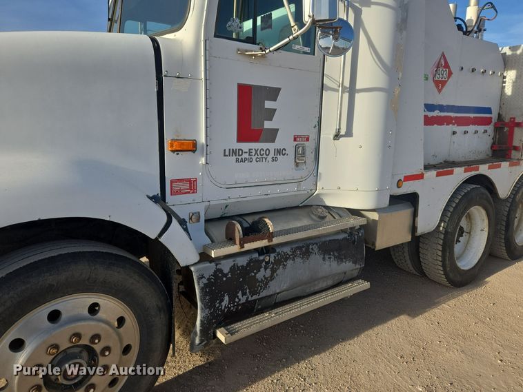 image for item ER5022 1991 International 9400 fuel / lube truck