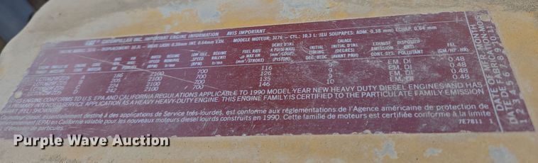 image for item ER5022 1991 International 9400 fuel / lube truck