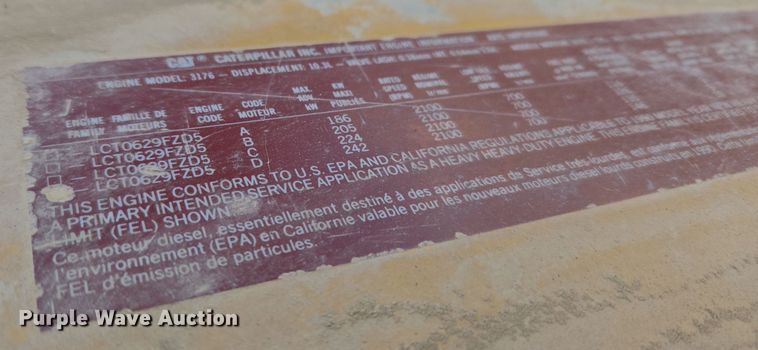 image for item ER5022 1991 International 9400 fuel / lube truck