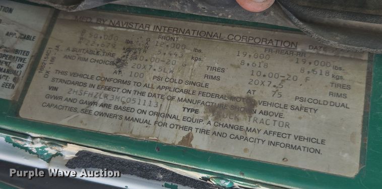 image for item ER5022 1991 International 9400 fuel / lube truck