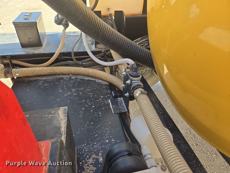 image for item ER5024 2018 Vac-Tron LP573GT vacuum excavator