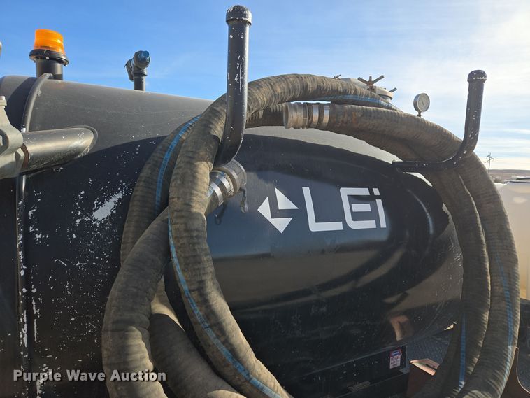 image for item ER5025 Vacuum excavator