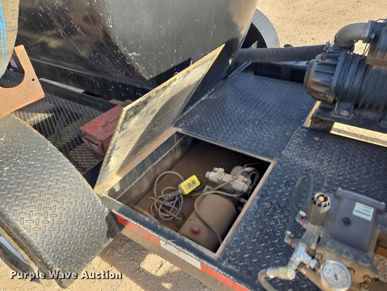 image for item ER5025 Vacuum excavator