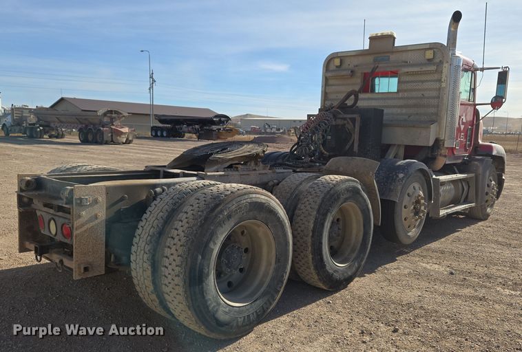 image for item ER5026 1996 Freightliner FLD semi truck