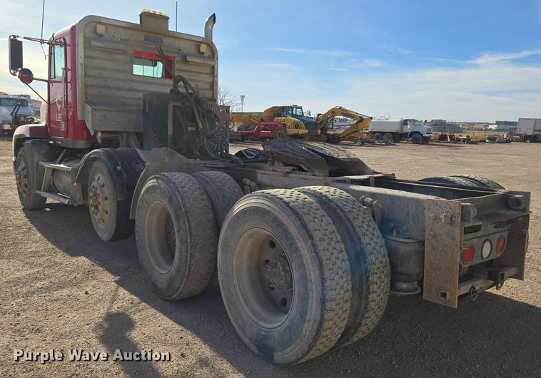 image for item ER5026 1996 Freightliner FLD semi truck