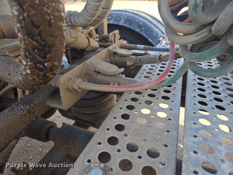 image for item ER5026 1996 Freightliner FLD semi truck