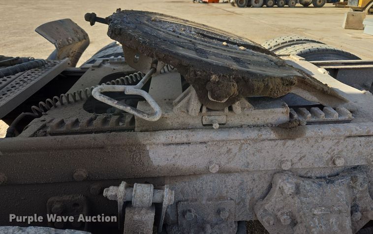 image for item ER5026 1996 Freightliner FLD semi truck