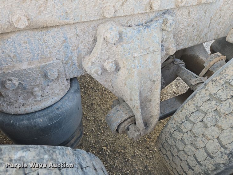 image for item ER5026 1996 Freightliner FLD semi truck