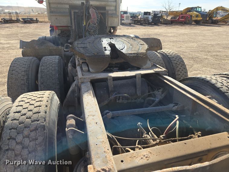 image for item ER5026 1996 Freightliner FLD semi truck