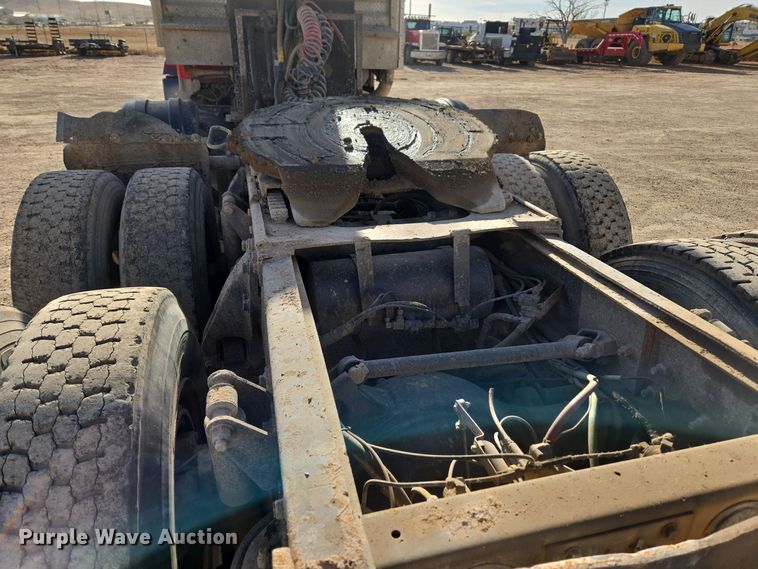 image for item ER5026 1996 Freightliner FLD semi truck