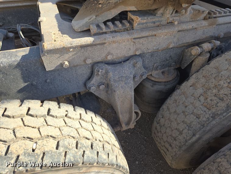 image for item ER5026 1996 Freightliner FLD semi truck