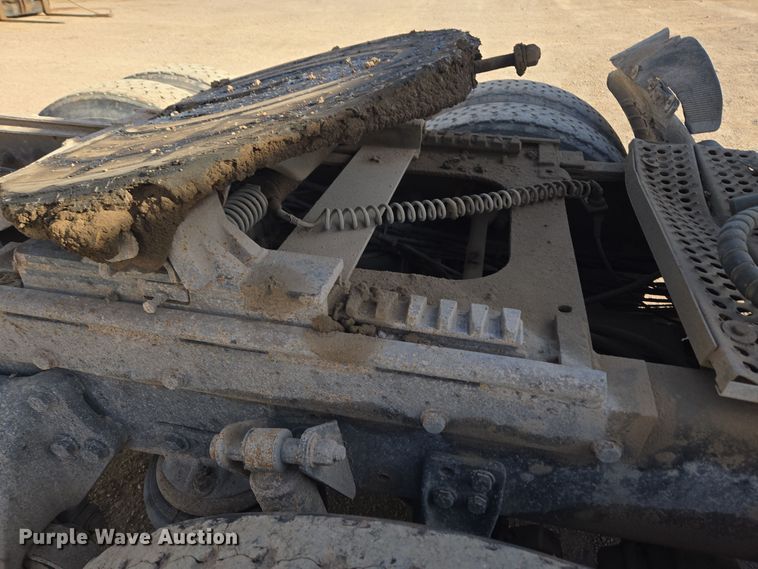 image for item ER5026 1996 Freightliner FLD semi truck