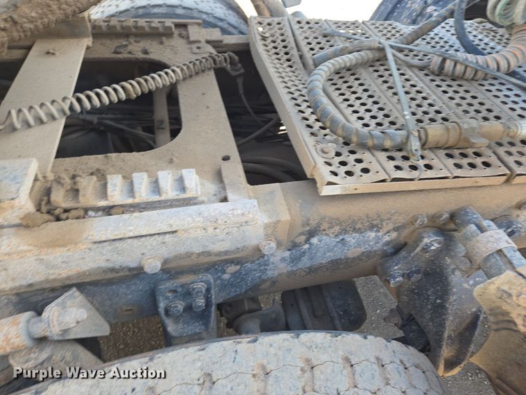 image for item ER5026 1996 Freightliner FLD semi truck