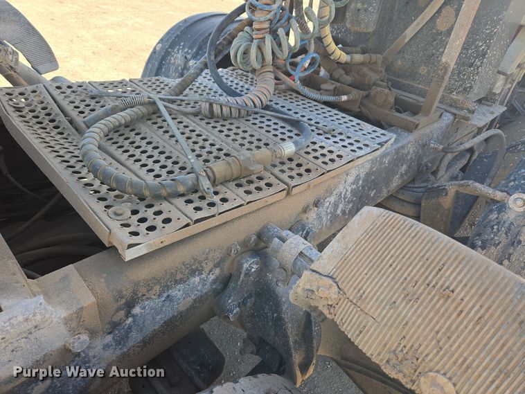 image for item ER5026 1996 Freightliner FLD semi truck