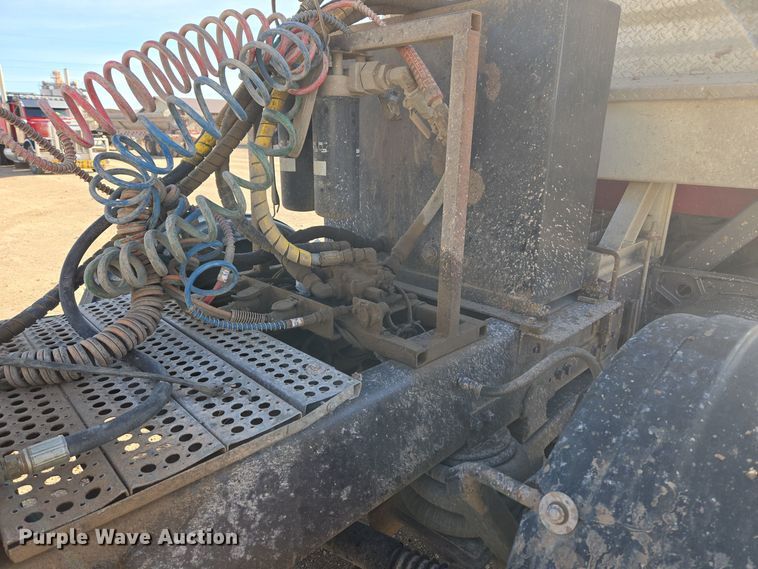 image for item ER5026 1996 Freightliner FLD semi truck