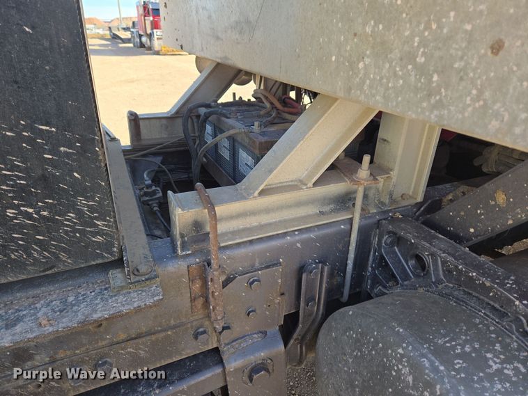 image for item ER5026 1996 Freightliner FLD semi truck