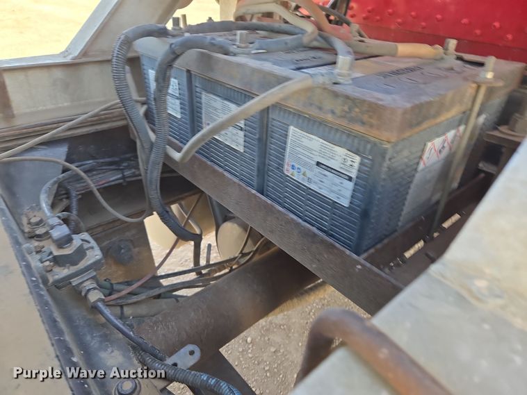 image for item ER5026 1996 Freightliner FLD semi truck